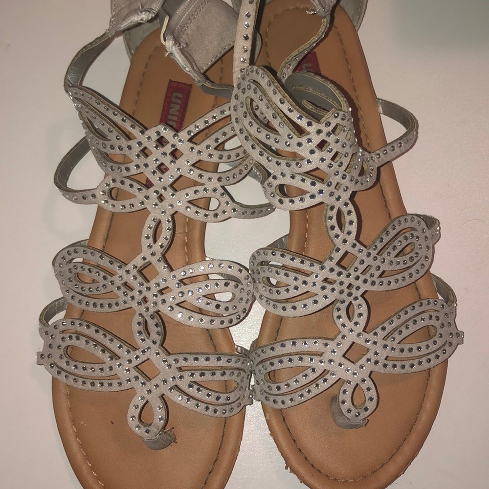 Sandals kids!